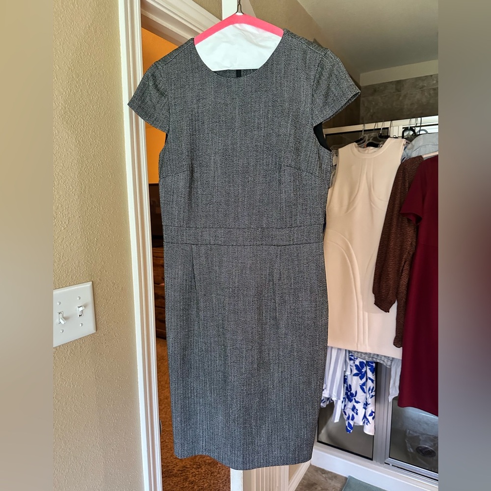 H&M Gray Sheath Midi Dress Crew Neck Short Sleeve